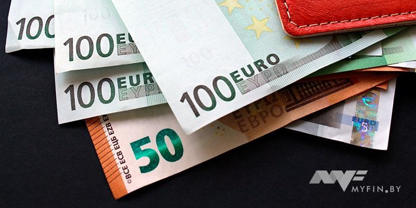 Курсы валют  на 27 июня: курс доллара – 2.97, курс евро – 3.5, 100 российских рублей – 3.7738